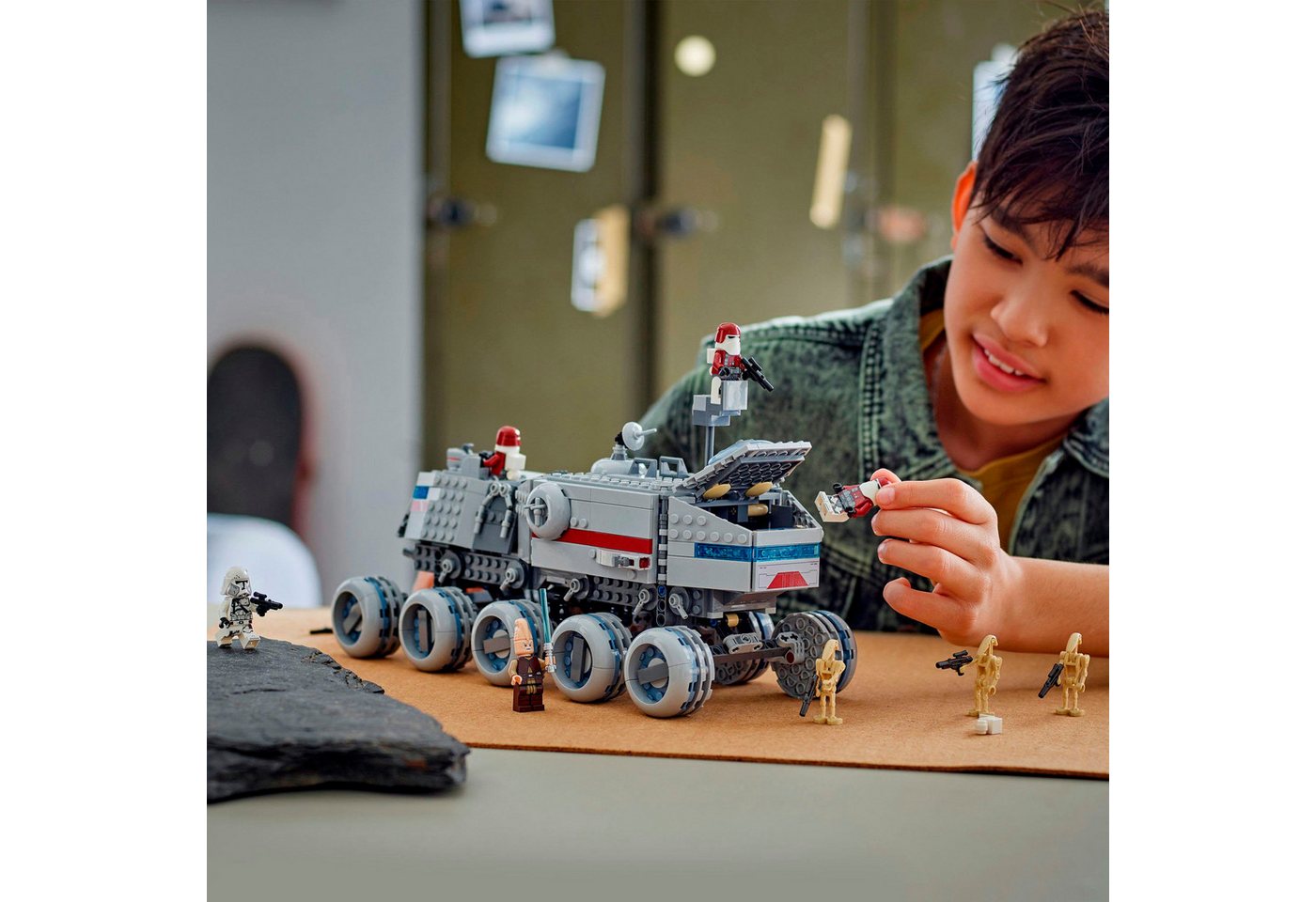 LEGO® Republikanischer Juggernaut (75413), LEGO Star Wars™ Konstruktionsspielsteine, (813 St), Made in Europe – Bild 2 von 5