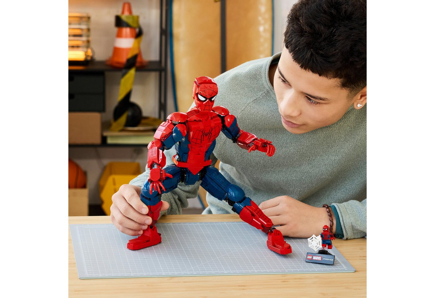 LEGO® Spider-Man-Figur (76346), LEGO Super Heroes Konstruktionsspielsteine, (813 St), Made in Europe – Bild 2 von 5