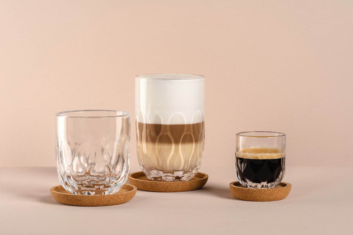 LEONARDO Latte-Macchiato-Glas GOCCE, 380 ml, 6er-Set, 6-tlg., Glas, 3. Variante, mit Tropfenrelief – Bild 2 von 5