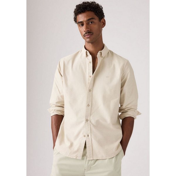 Levi's® Langarmhemd AUTHENTIC BUTTON DOWN mit Ton-in-Ton Logostickerei auf der Brust