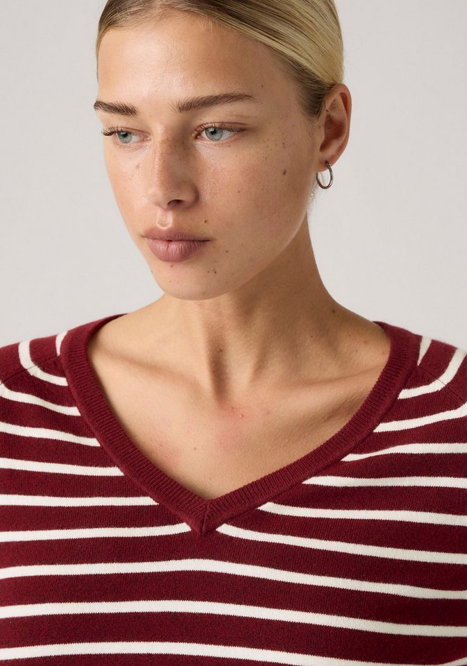 Levi's® V-Ausschnitt-Pullover SUPER SOFT VNECK PULLOVER im Bund beidseitig mit kurzem Schlitz – Bild 4 von 5