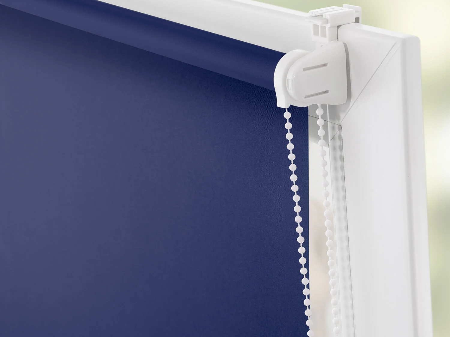 LICHTBLICK Rollo Klemmfix, ohne Bohren, verspannt, Verdunkelung (Blau, 80 x 150 cm) – Bild 4 von 4