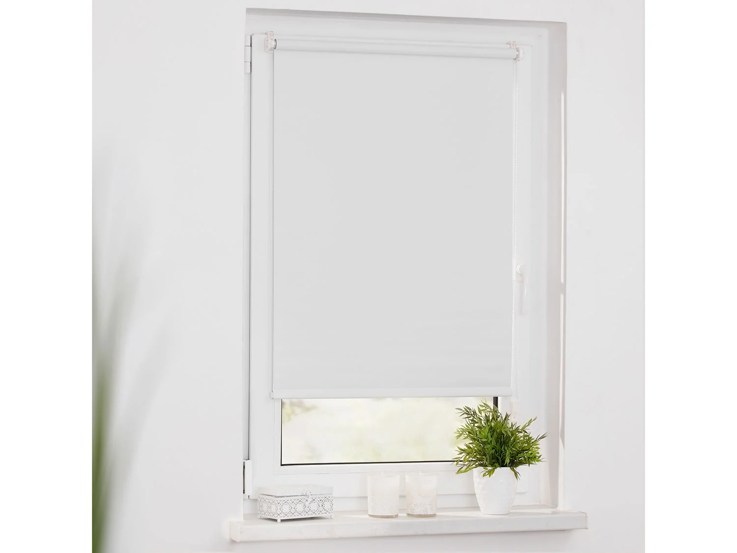 LICHTBLICK Rollo Klemmfix, ohne Bohren, verspannt, Verdunkelung (weiß, 90 x 150 cm) – Bild 2 von 4