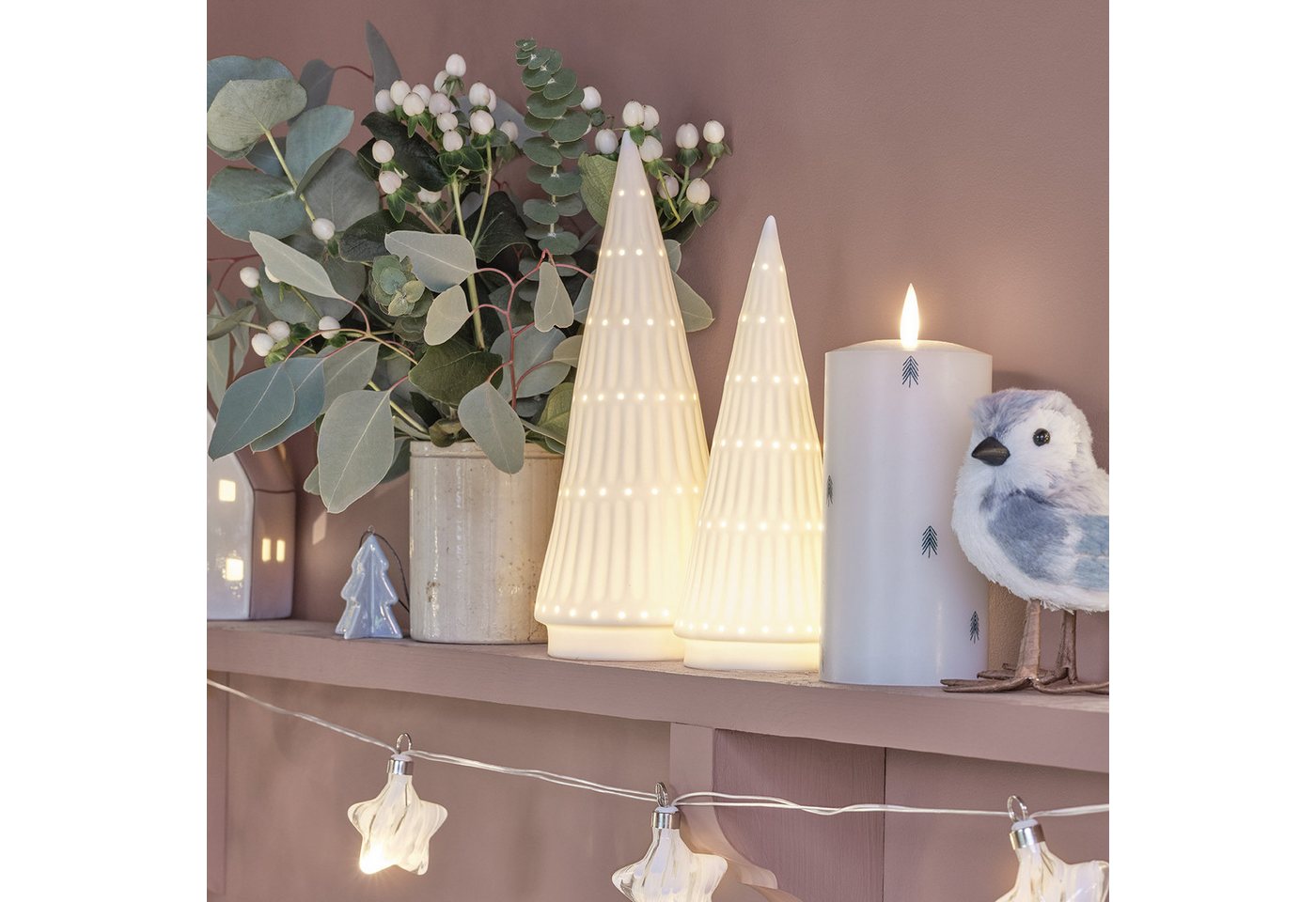 Lights4fun LED-Dekofigur 2er Set LED Keramik Weihnachtsbäume weiß – Bild 2 von 3