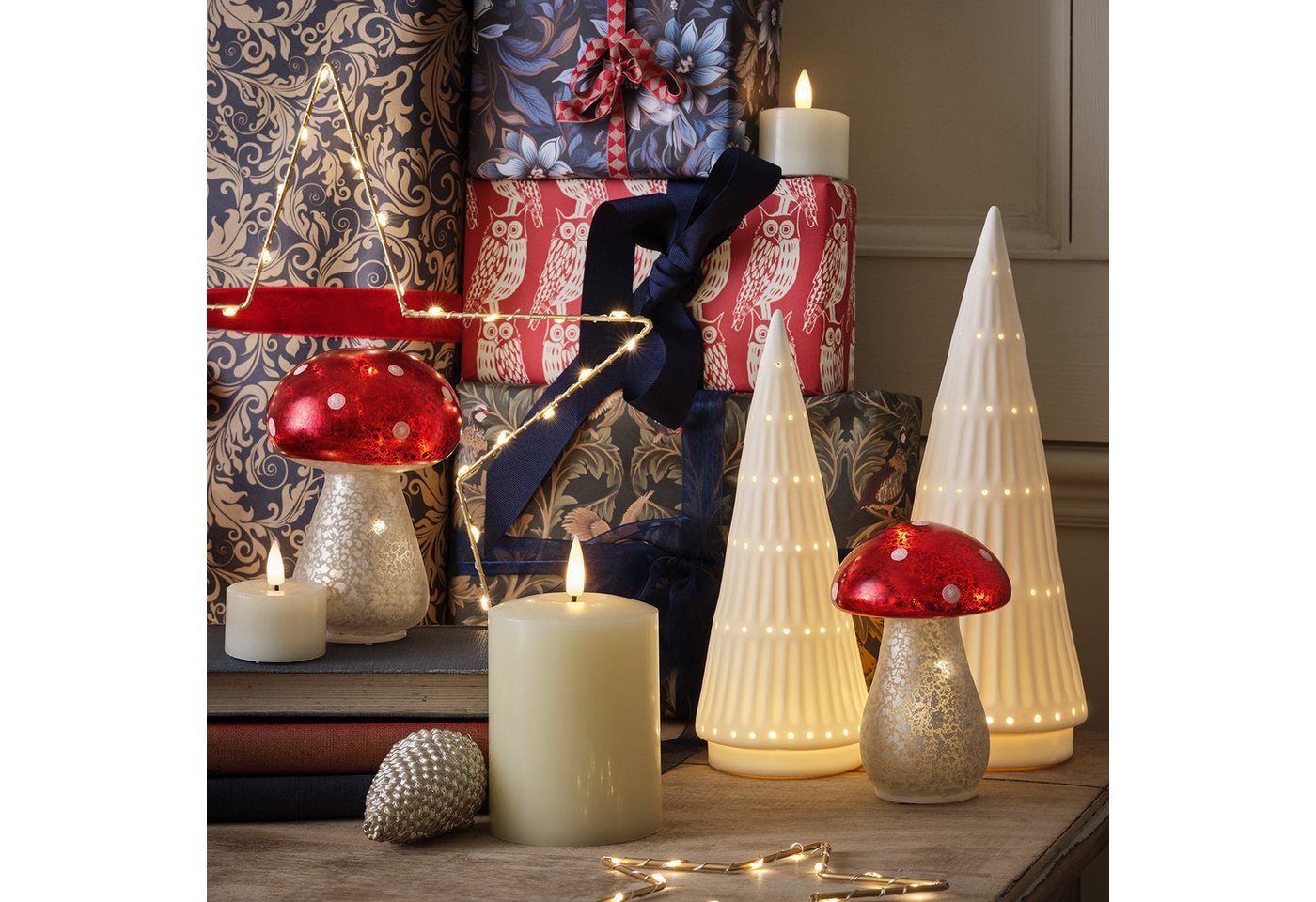 Lights4fun LED-Dekofigur 2er Set LED Keramik Weihnachtsbäume weiß – Bild 3 von 3