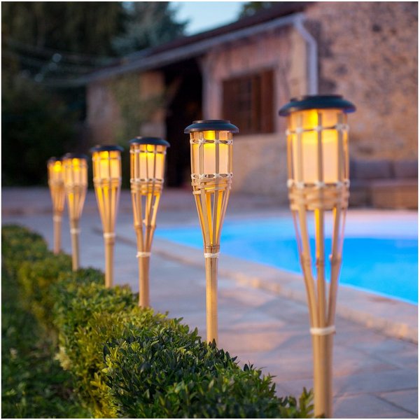 Lights4fun LED Gartenfackel 2er Set Bambus Tiki Solar Gartenfackeln 82cm