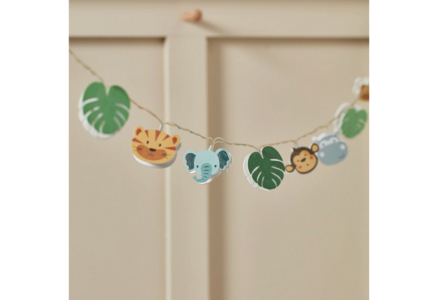 Lights4fun LED-Lichterkette 12er Safari Lichterkette Kinderzimmer aus Holz – Bild 3 von 4