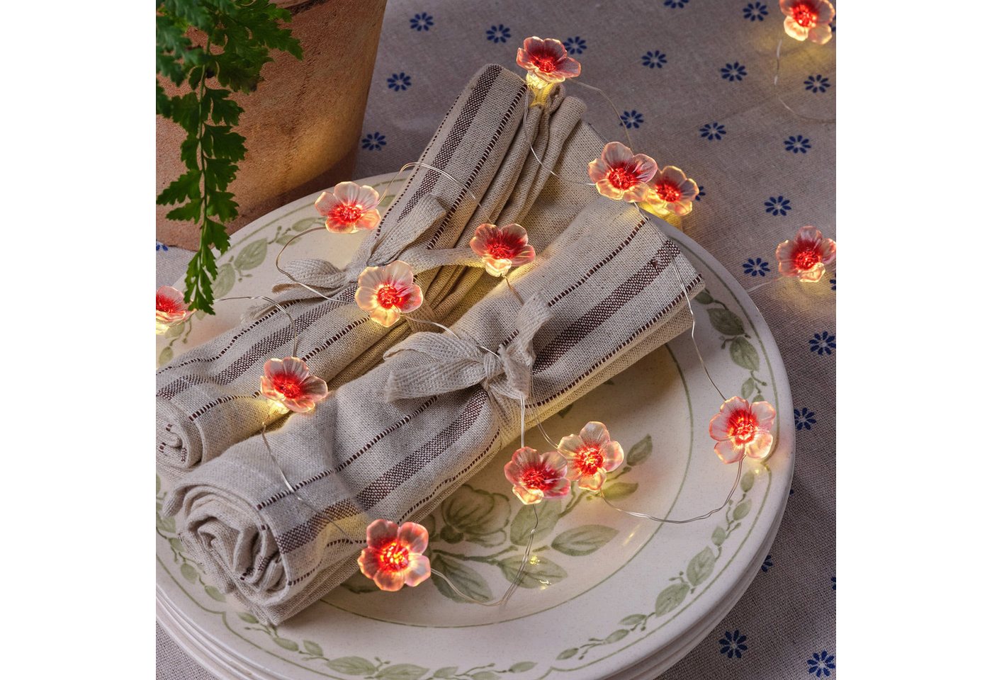Lights4fun LED-Lichterkette 20er LED Micro Lichterkette außen pinke Kirschblüten – Bild 2 von 5