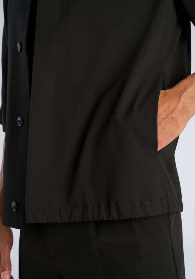 LINDBERGH Blusenjacke Halbarm, mit Knopfleiste und Viskose – Bild 4 von 5