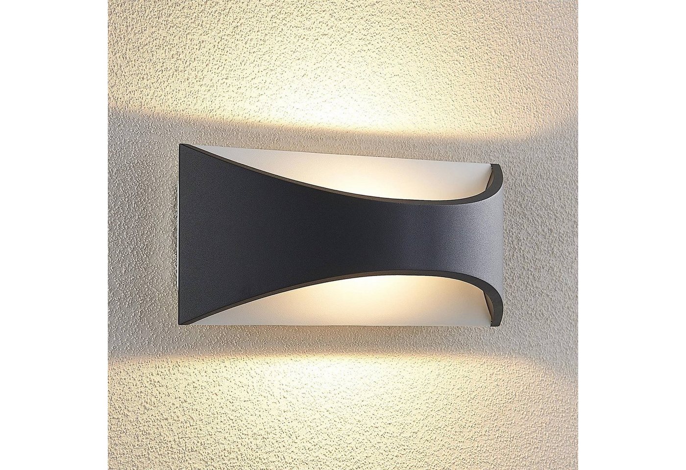 Lindby Außen-Wandleuchte Mathea, 1 x 9 W LED, warmweiß – Bild 3 von 5