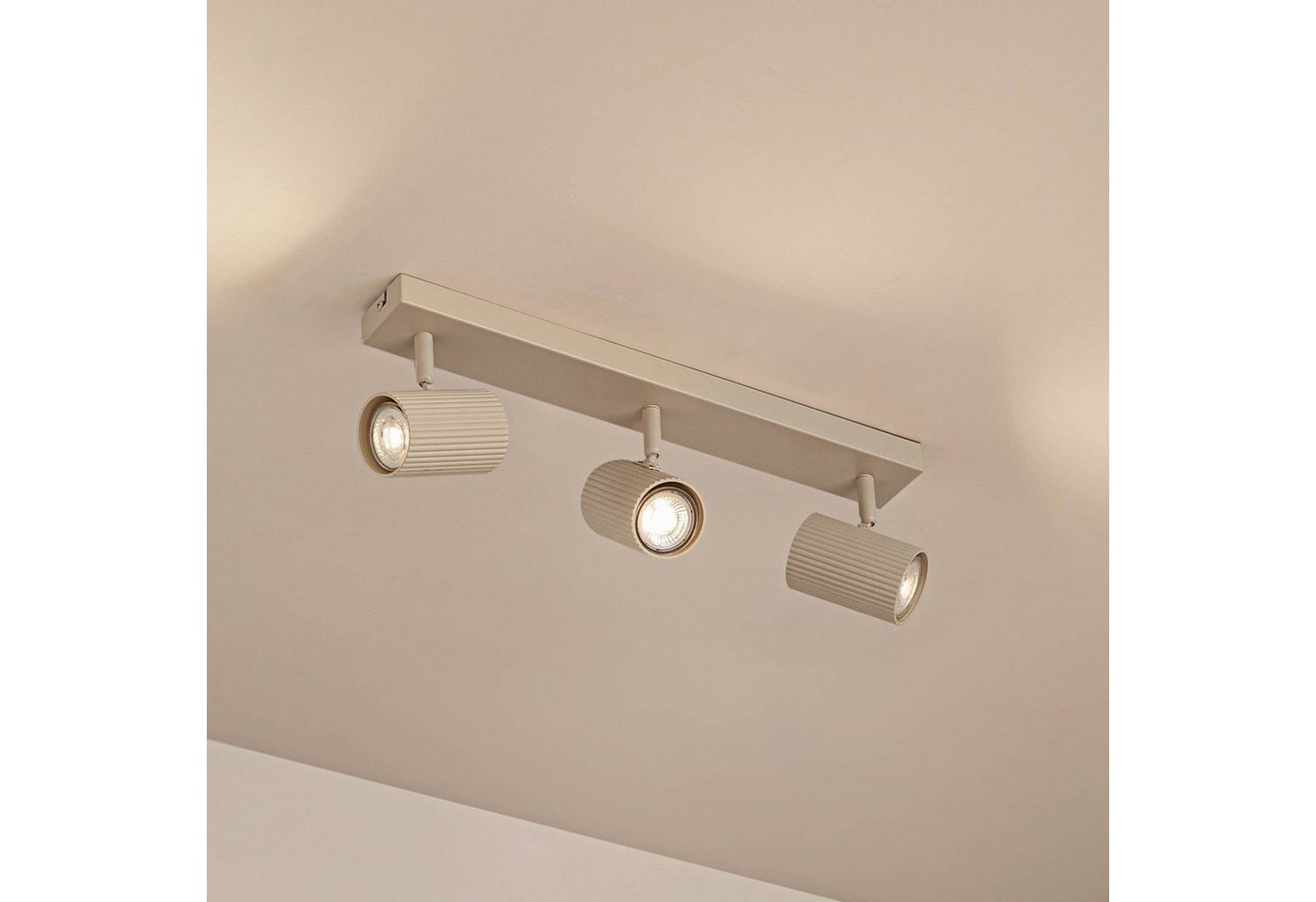 Lindby Deckenstrahler Kardis, Metall, Creme IP20, 3 x 10 W LED – Bild 2 von 5