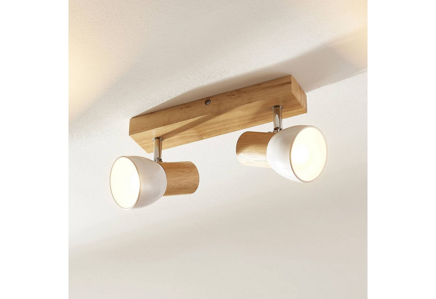 Lindby Deckenstrahler Thorin, Holz IP20, 2 x 40 W – Bild 2 von 5