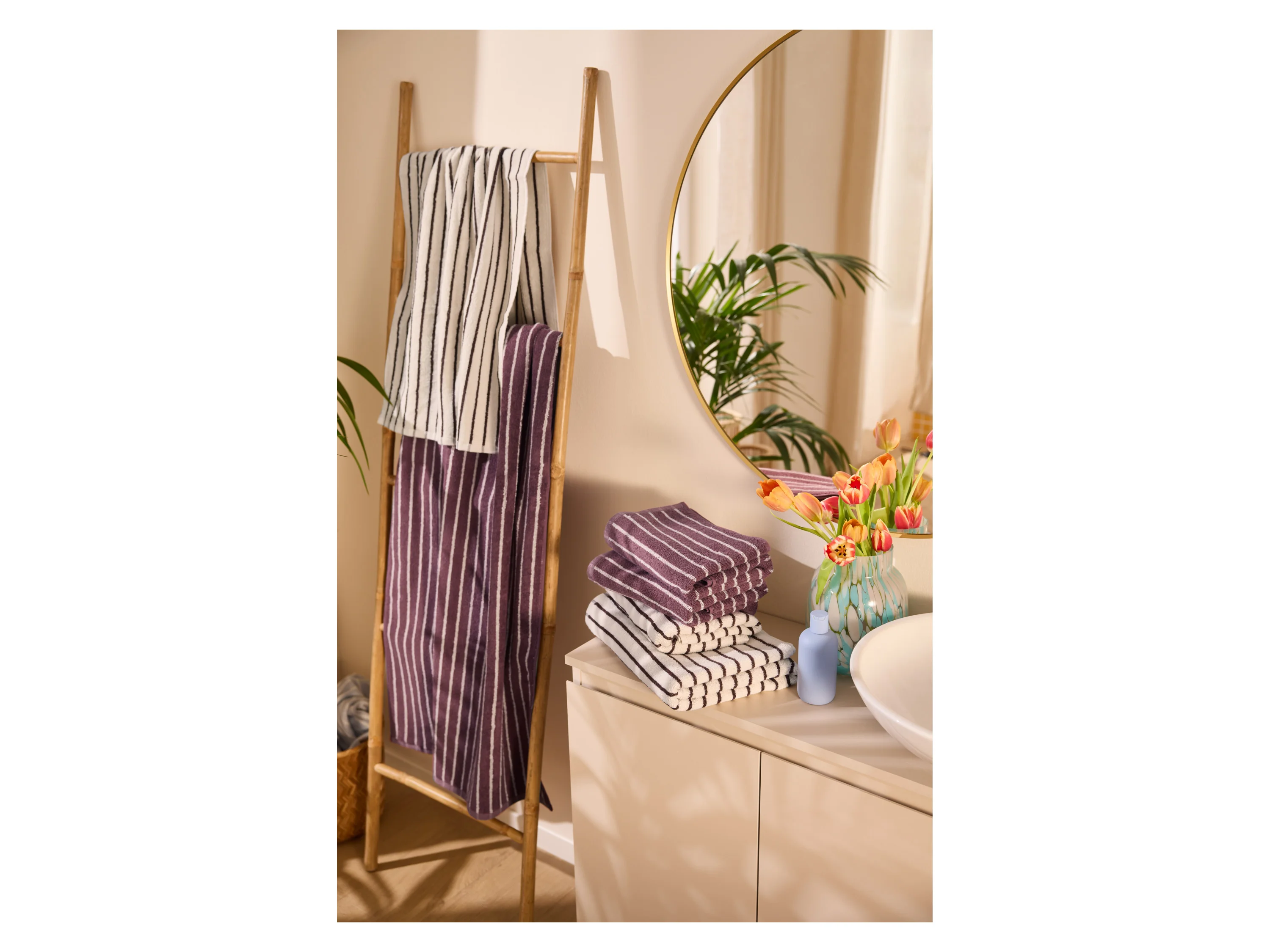 LIVARNO® Frottier-Duschtuch, 70 x 140 cm (weiß/gelb) – Bild 3 von 3