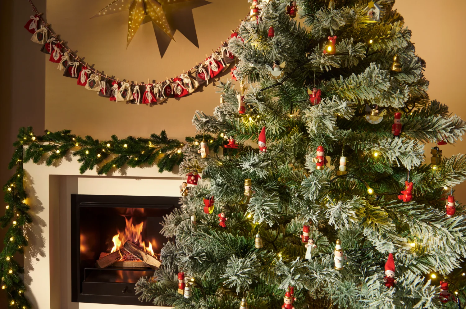 LIVARNO® Künstlicher Weihnachtsbaum, 180 cm (Weiß) – Bild 2 von 4