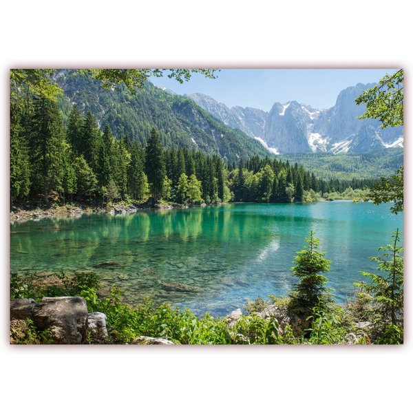 LYSCO Poster XXL Plakat Gebirgssee, Bergsee, Lake, Klarer Gebirgssee umgeben von Nadelwald, im Hintergrund mit imposanten schneebedeckten Gebirgsmassiven (S-816