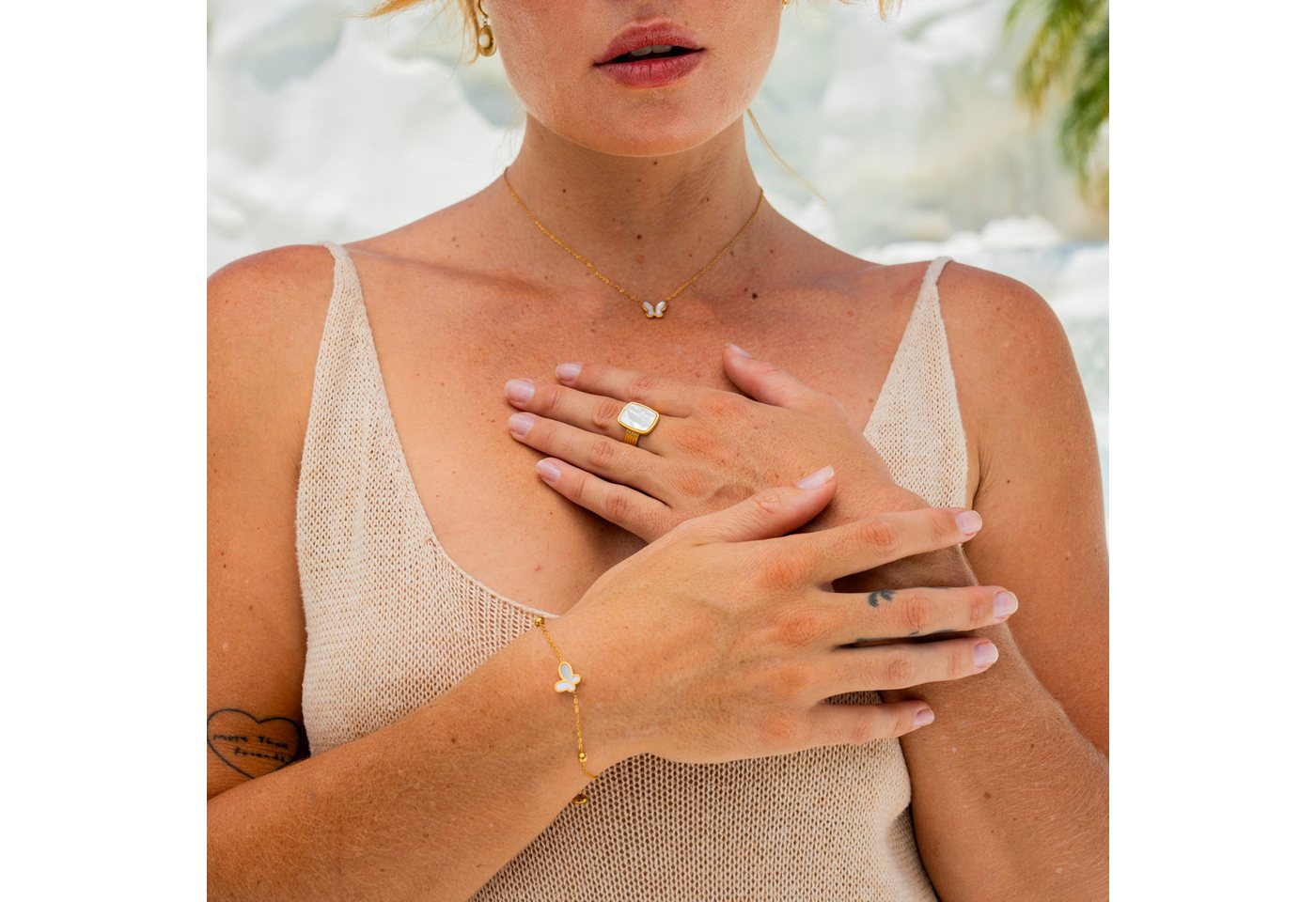 Made by Nami Goldring Damen Ring Gold mit Perlmuttstein verstellbar wasserfest hypoallergen, aus Edelstahl – Boho-Stil – mit Edelstein – glänzende Optik – Bild 4 von 5