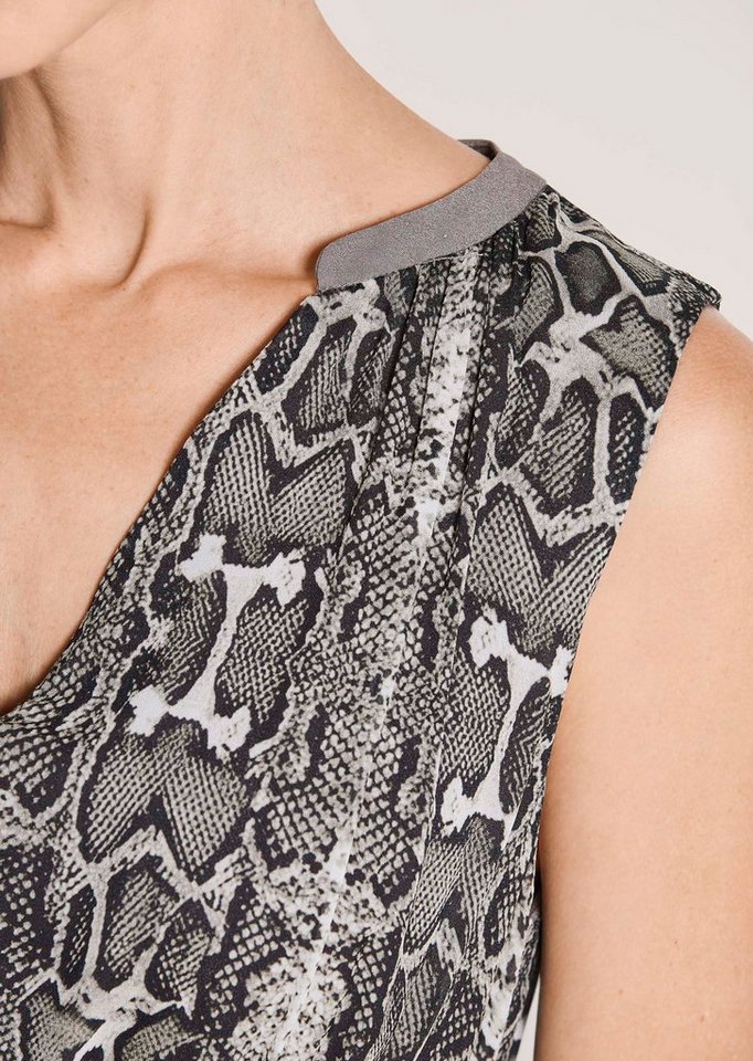 MADELEINE Maxikleid Sommerkleid mit Schlangenmuster Midikleid mit Rundhals mit V-Ausschnitt, Wadenlänge und ohne Arm – Bild 4 von 5