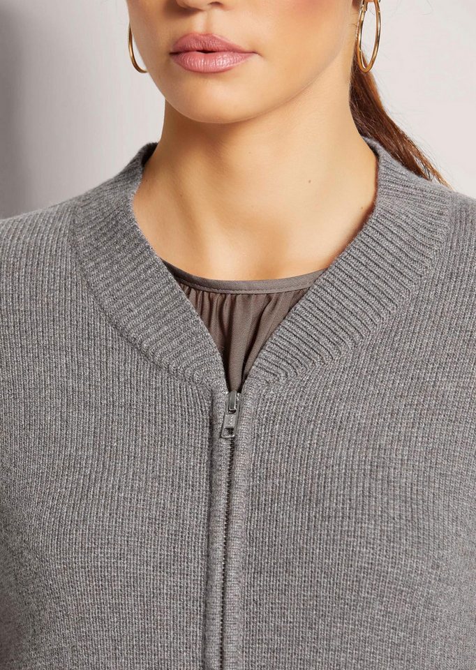 MADELEINE Strickjacke Sportiver Strick-Blouson mit Reißverschluss Eleganter Blouson mit Stehkragen und Zipper, Langarm – Bild 4 von 5