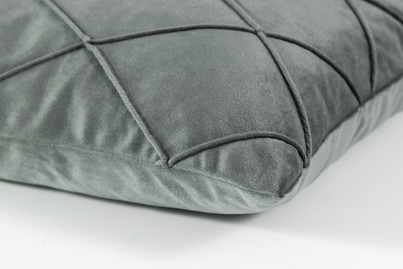 Magma Heimtex Dekokissen NOBLESS, 50x50cm, Kissenhülle, Rauten-Steppung, modern, luxuriösen Look – Bild 4 von 5