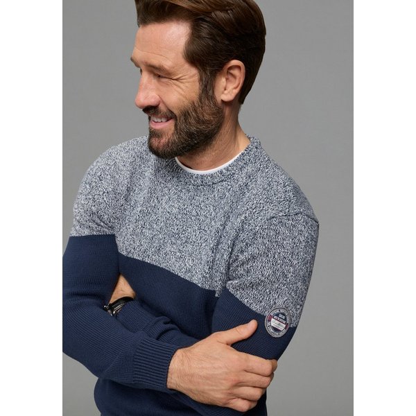 Man's World Rundhalspullover Highlight melierter Look aus Strick, mit Rundhalsausschnitt, reguläre Passform, mit Langarm