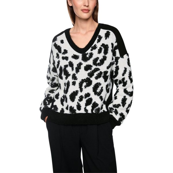 Marc Cain Strickpullover Cattitude Premium Damenmode Leo-Muster, locker geschnitten, mit Alpaka-Wolle