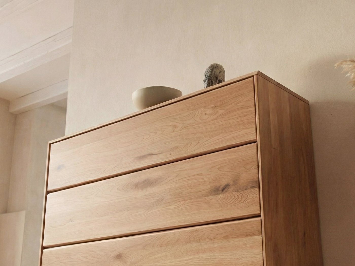 Massivart® Kommode 100 cm Breite 4 Schubladen Wildeiche massiv geölt »SKOV«, Massivholz · griffloses Design · Tip-on-Funktion · viel Stauraum – Bild 5 von 5