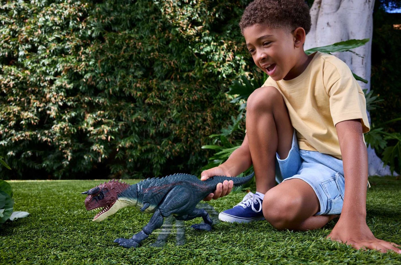Mattel® Actionfigur Jurassic World, Charge 'N Chomp Carnotaurus, mit Beiß-Angriff und Brüllgeräusch – Bild 5 von 5