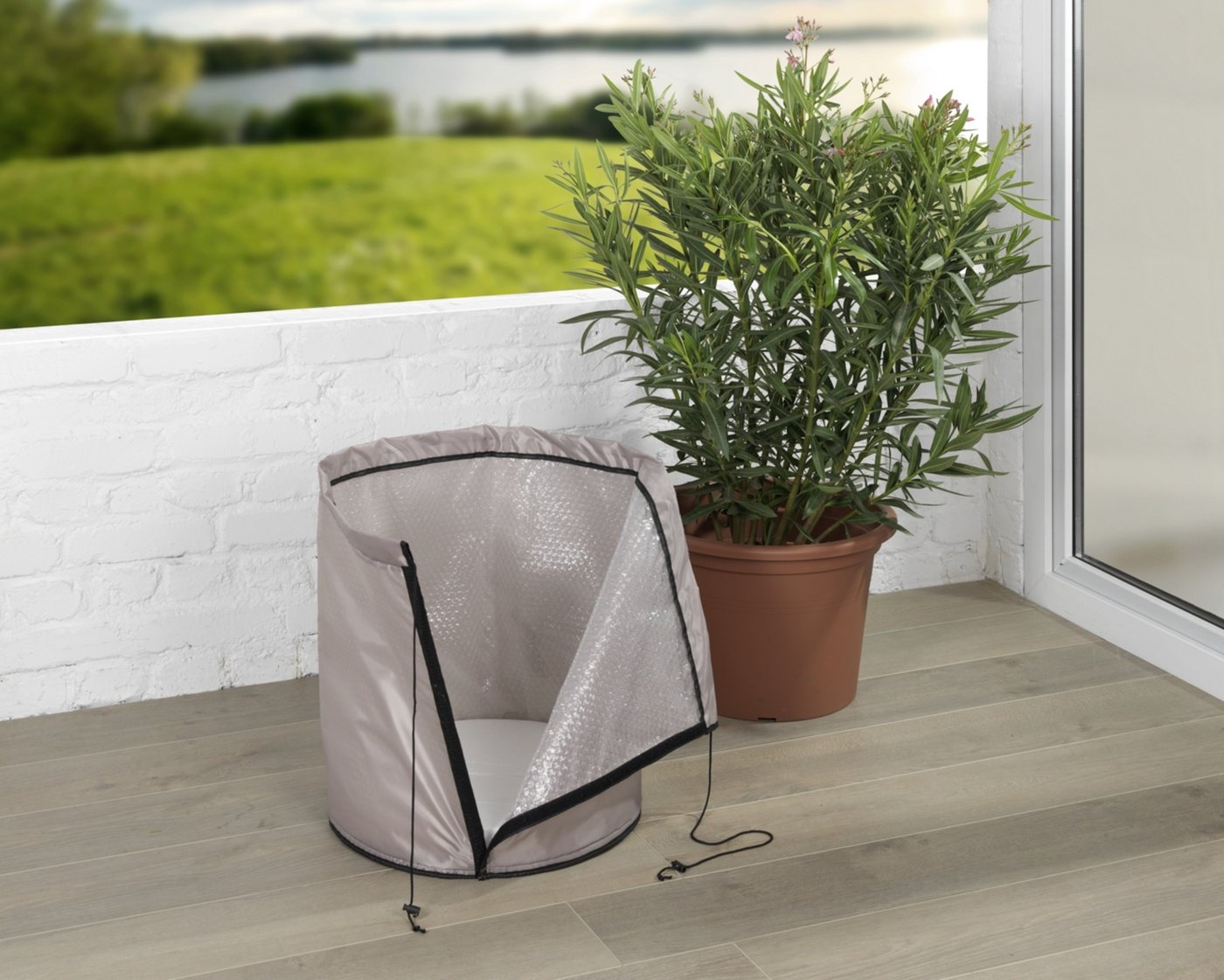 Maximex Winterschutzhaube Thermo-Pflanztopf-Sack, Frostschutz für Pflanzkübel, extra dicke Bodenplatte, ØxH: 45x55 cm – Bild 2 von 5