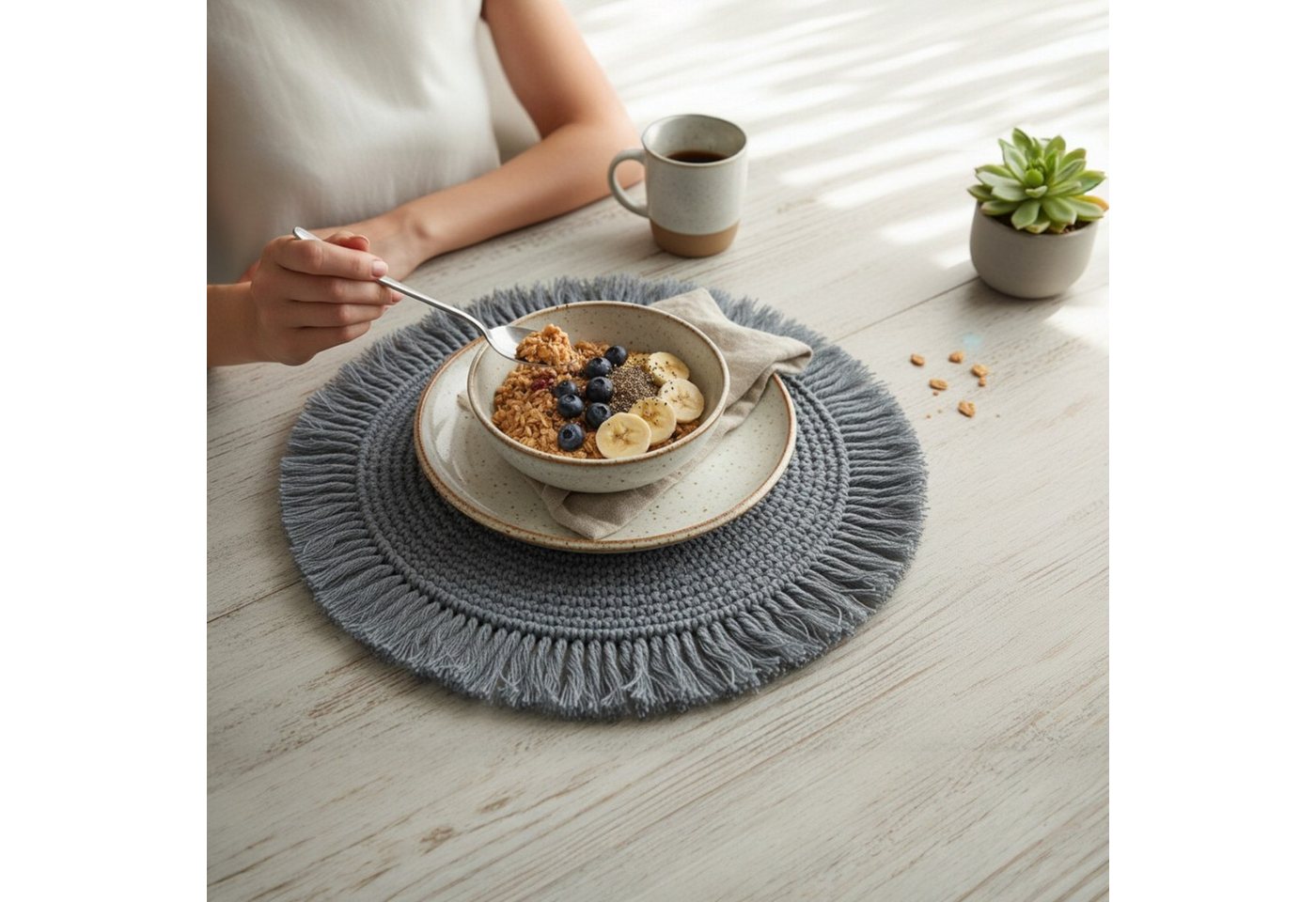 Meinposten Platzset Tischset Makramee Platzset Tischdeko rund boho Deko creme 38 cm, (1-St), Makramee-Platzset mit Fransen – Bild 2 von 5