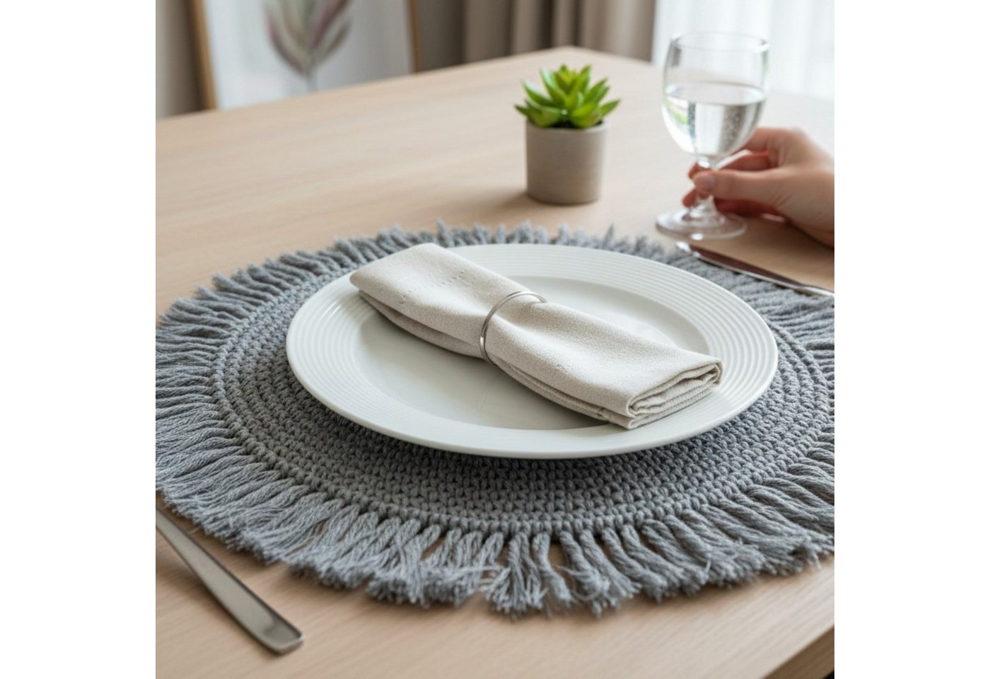 Meinposten Platzset Tischset Makramee Platzset Tischdeko rund boho Deko creme 38 cm, (1-St), Makramee-Platzset mit Fransen – Bild 4 von 5