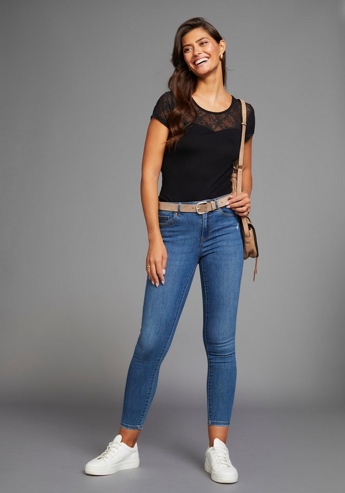 Melrose Rundhalsshirt Kurzarm, hüftlange Passform, feminin geschnitten – Bild 5 von 5