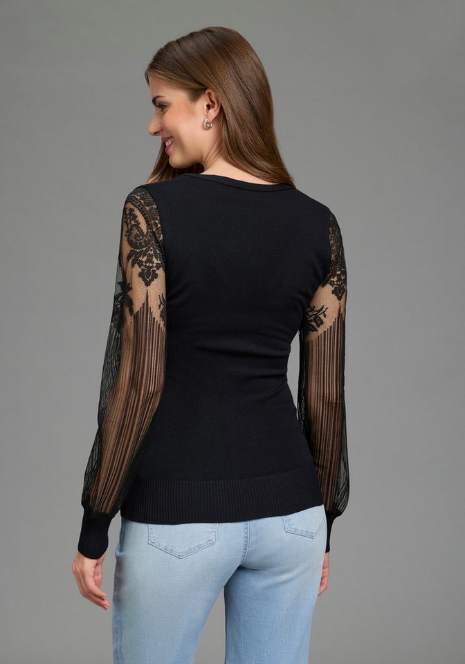 Melrose Strickjacke mit figurumspielender Passform mit filigranen Spitzenärmeln – Bild 3 von 5
