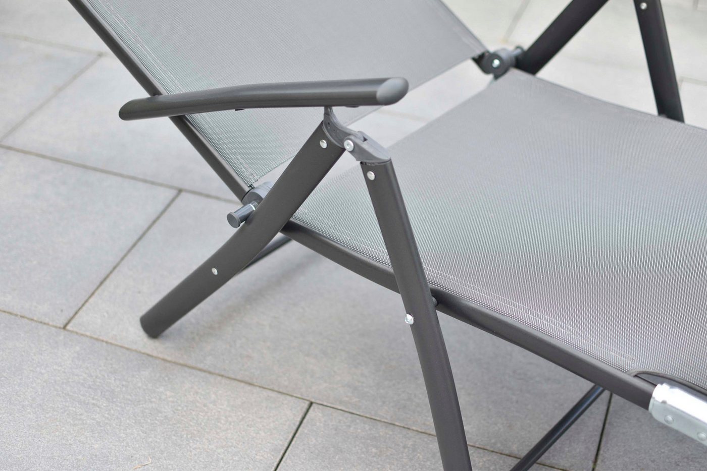 MERXX Gartenliege Deckchair, zusammenklappbar, 4-fach verstellbar, inkl. 1 Kopfkissen – Bild 3 von 5