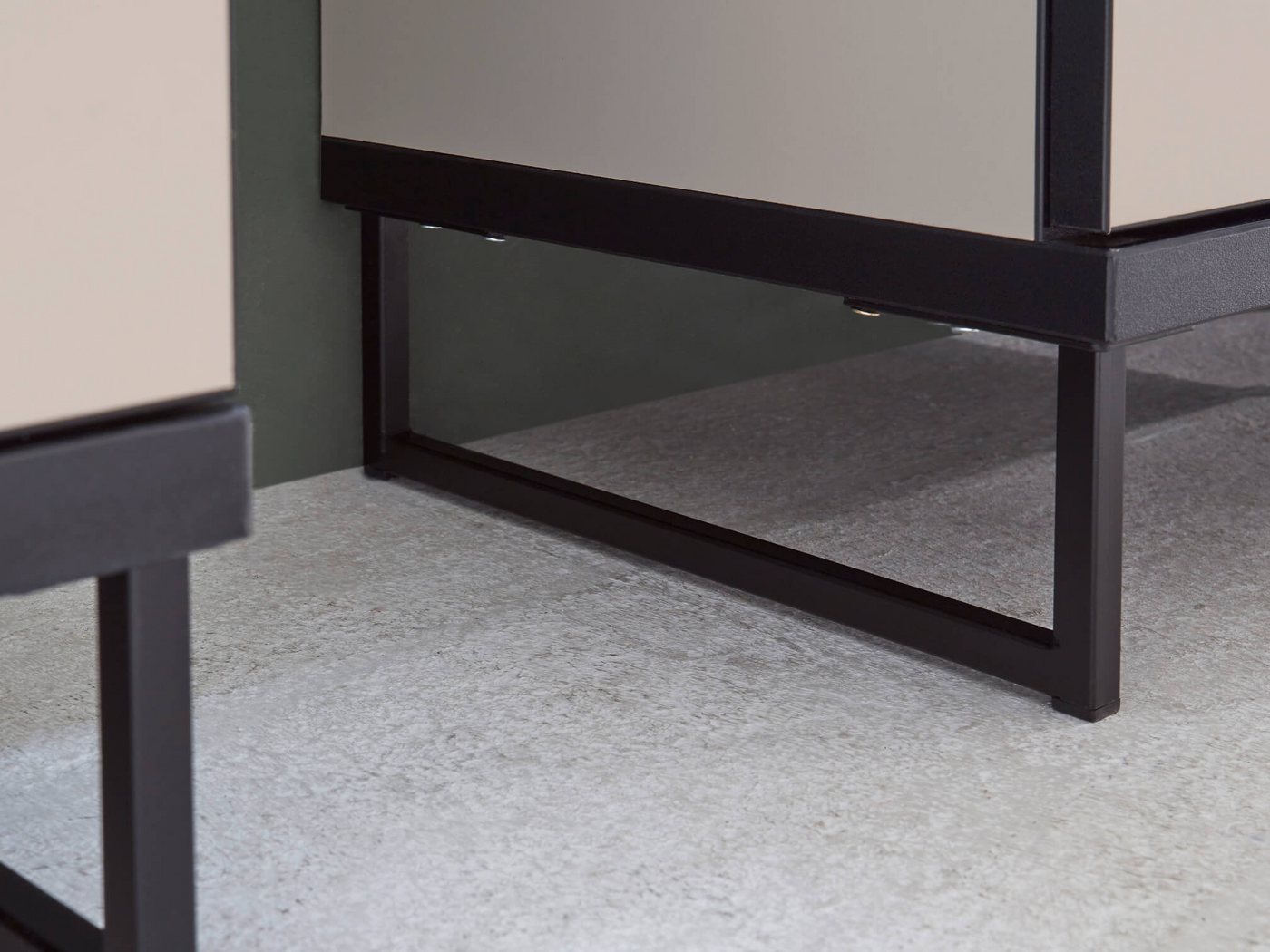 moebel-dich-auf Badmöbel-Set VENEZIA, (inklusive LED-Beleuchtung, kaschmir Spiegelschrank WBU optional mit Hoch-/Highboard), Metall Füße – Bild 4 von 5