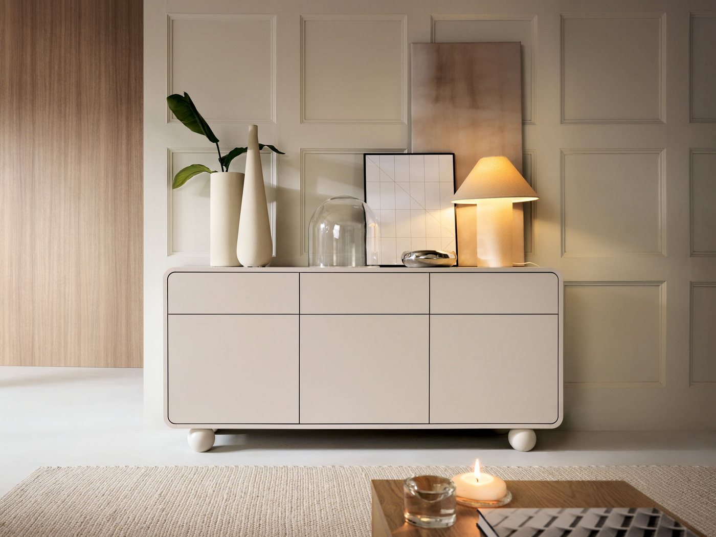 MOEBLO Kommode BERLIN KSZ160 (in Kaschmir, Sideboard mit abgerundeter Form, 3 Türen, 3 Schubladen, Tip-on und Kugelfüßen, Wohnzimmer Kommode Schlafzimmer Komode – Bild 2 von 5
