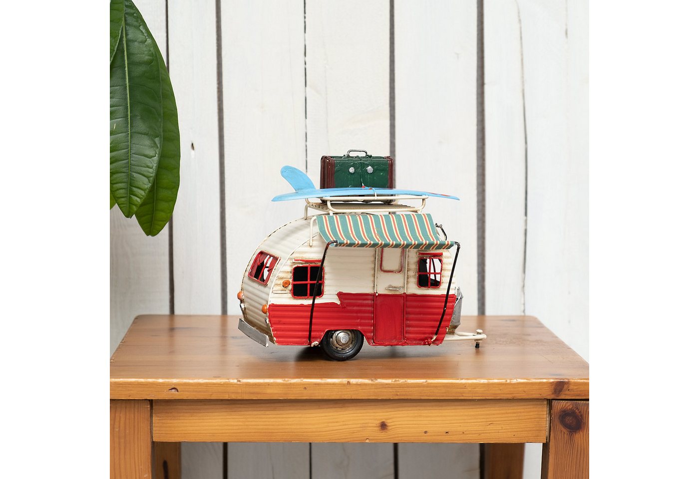 Moritz Dekofigur Blech Wohnwagen rot / weiß Retro, Polyresin Figuren Deko Geschenk Geometrische TierFigur Modern Skulptur – Bild 2 von 5