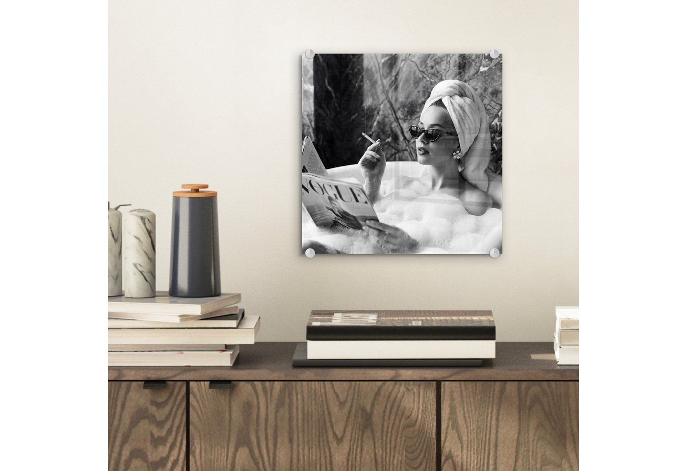 MuchoWow Acrylglasbild Relaxt - Bad - Schwarz - Weiß, Inkl. Aufhängung, Bilder auf Glas Wandbild, Wanddeko Wohnzimmer Badezimmer, 20x20 cm – Bild 2 von 5