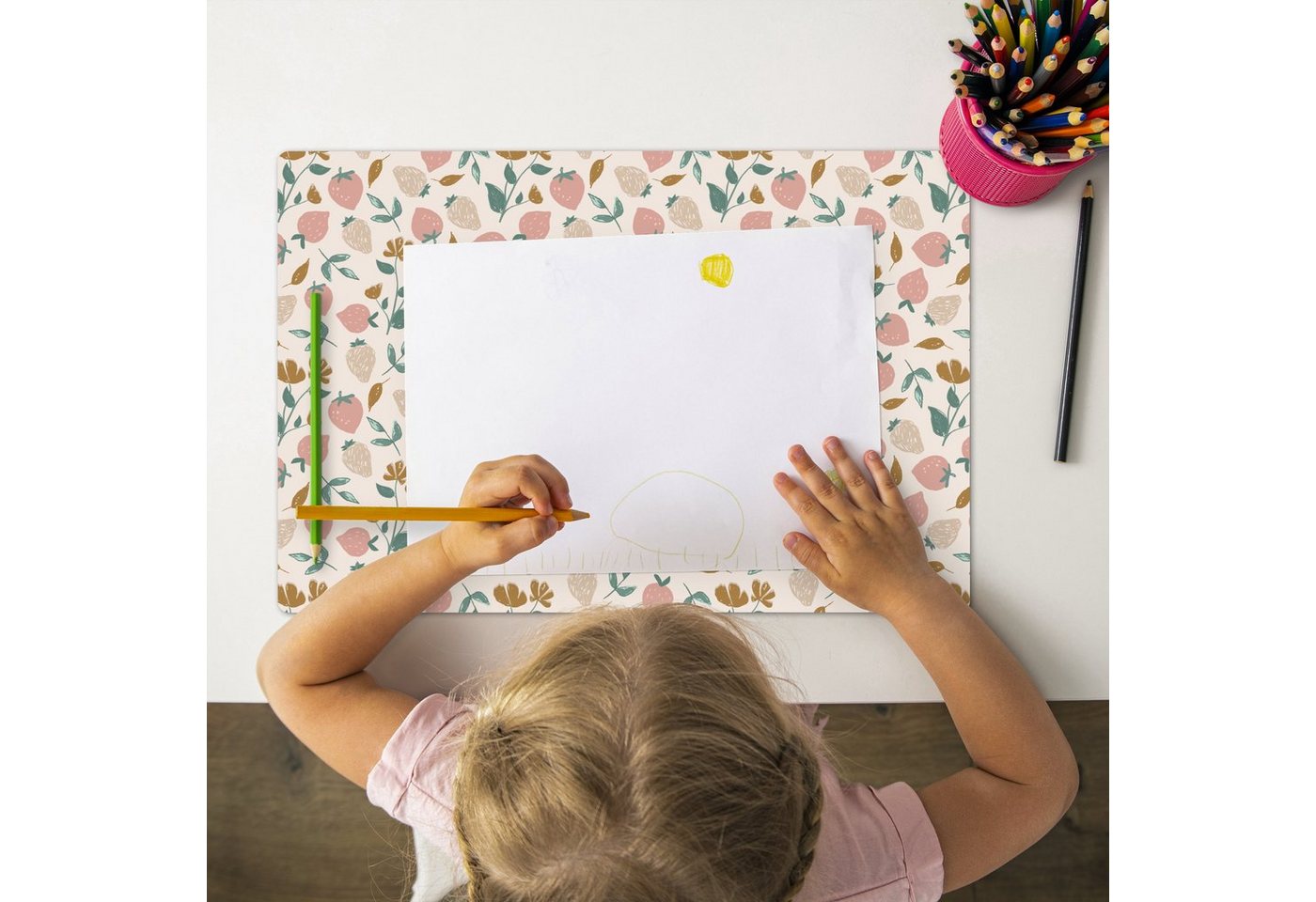 MuchoWow Platzset Erdbeere - Obst - Rosa - Kinder - Pflanzen, (1-St), Kinder-Arbeitsunterlage Schreibtisch, Bastelmatte Kind, Zeichenmatte – Bild 2 von 5