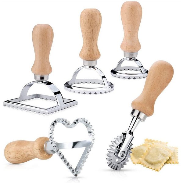 Mutig Ravioliform 5er SetRavioli Ausstecher Former,Teigrädchen, Raviolischneider, (5 set Quadratische Runde Herzförmige Ravioli Former mit Holzgriff), Für die P