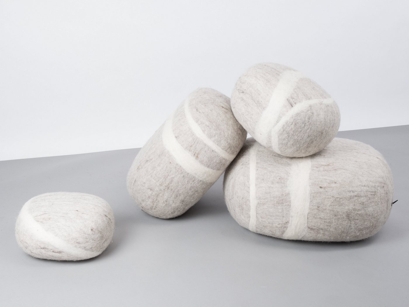 myfelt Pouf Filz Kieselstein (Pouf) Béla, aus 100% reiner Schurwolle, Meditationskissen, Hocker – Bild 2 von 5