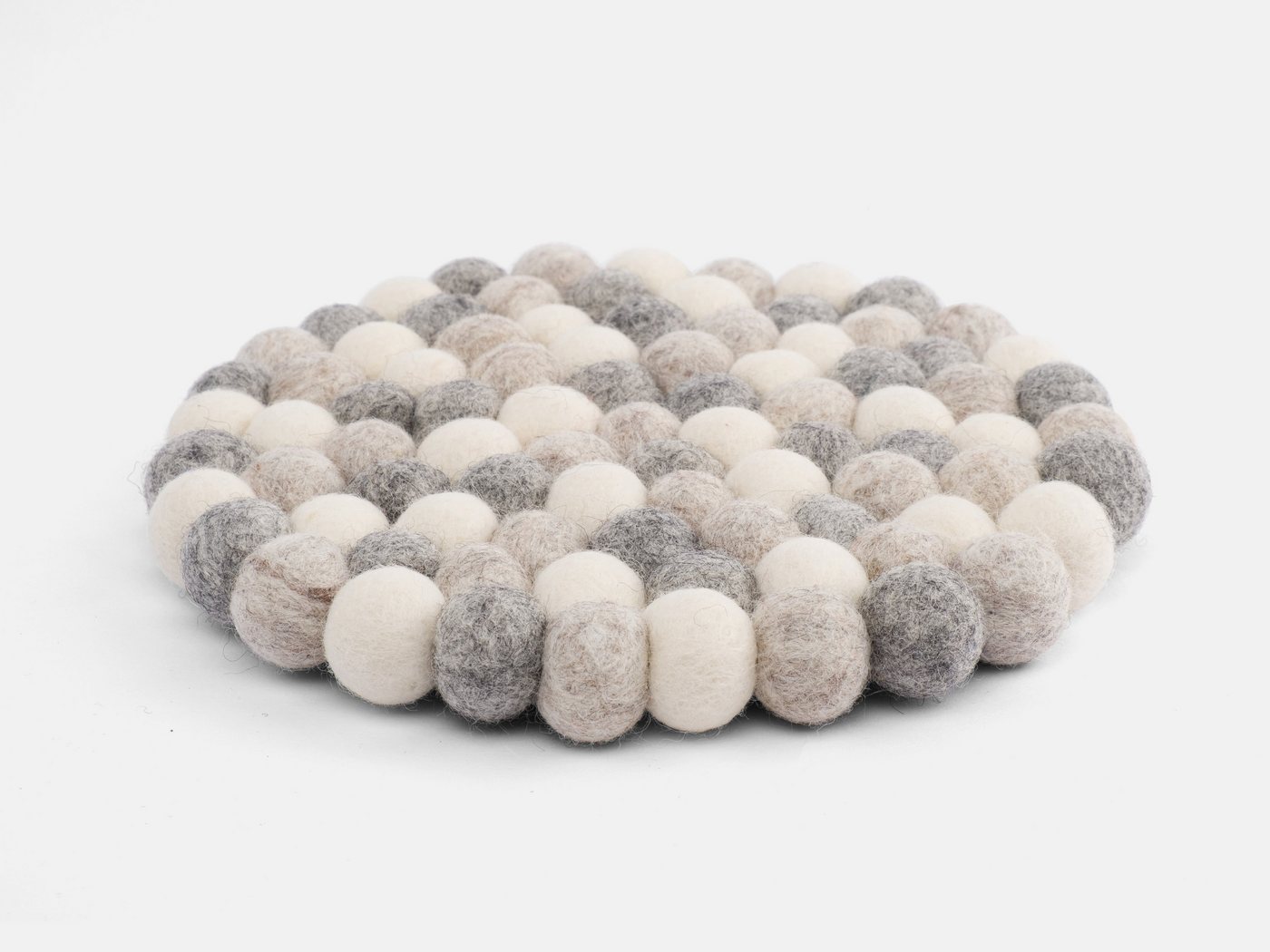 myfelt Topfuntersetzer Hella – Ø 20 cm, Zubehör für Töpfe, Pfannen und Auflaufformen, 1-tlg., 100 % reine Schurwolle, handgefertigt, hitzebeständig bis 330 °C – Bild 2 von 5