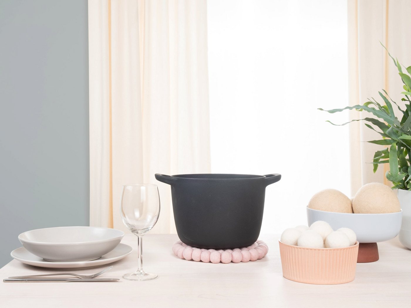 myfelt Topfuntersetzer Mona – Ø 20 cm, Zubehör für Töpfe, Pfannen und Auflaufformen, 1-tlg., 100 % reine Schurwolle, handgefertigt, hitzebeständig bis 330 °C – Bild 3 von 5