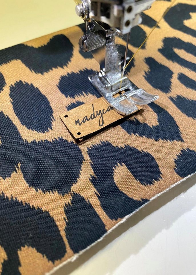 nadycat Beanie LEO-Look (2-St., Beanie mit passendem Loop) handgefertigt aus der Lausitz – Bild 4 von 5