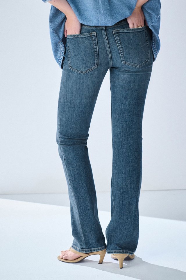 Next Bootcut-Jeans Authentic Bootcut-Jeans mit mittelhohem Bund (1-tlg) – Bild 2 von 5