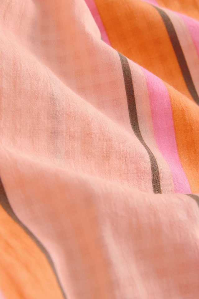 Next Midikleid Gerafftes Midikleid mit Puffärmeln (1-tlg) – Bild 5 von 5