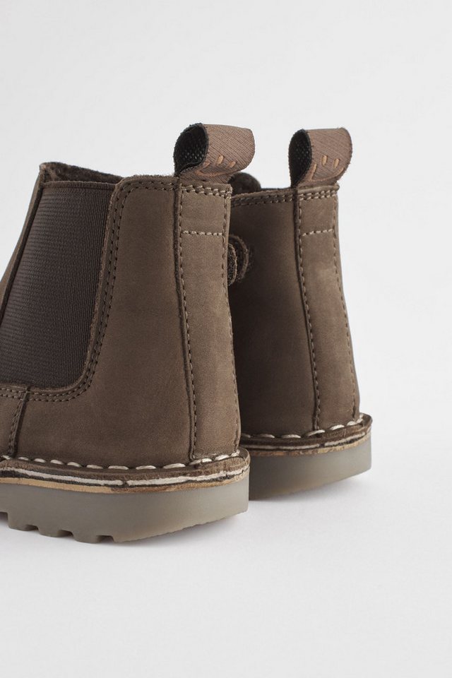 Next Stiefelette aus Veloursleder Chelseaboots – Bild 2 von 5