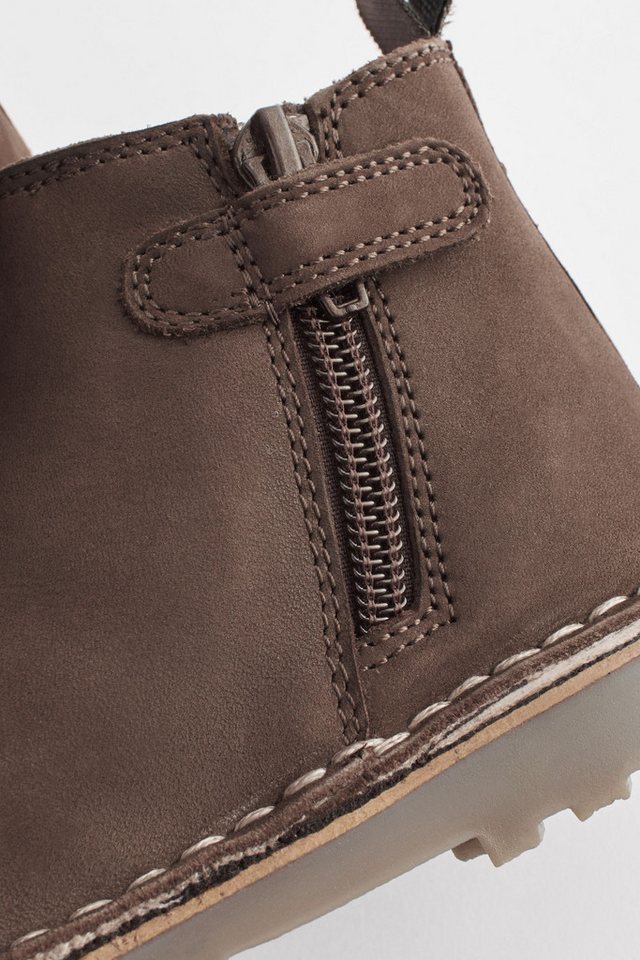 Next Stiefelette aus Veloursleder Chelseaboots – Bild 5 von 5