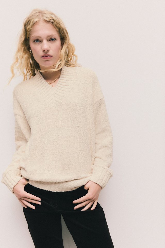 Next Strickpullover Flauschiges Teddy-Sweatshirt mit V-Ausschnitt (1-tlg) – Bild 5 von 5