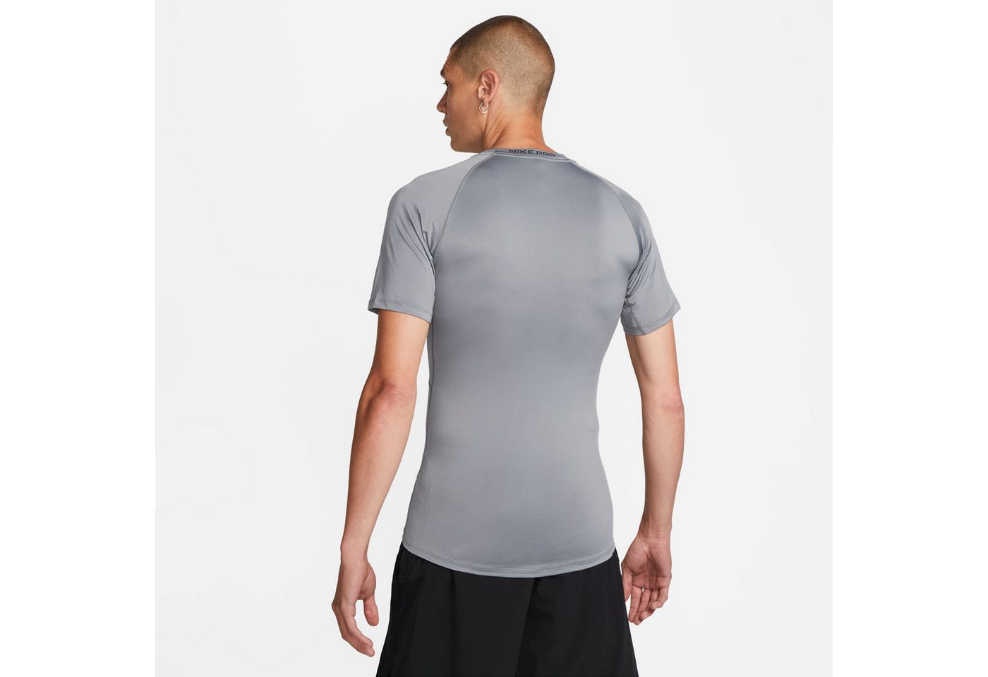 Nike Trainingsshirt M NP DF TIGHT TOP SS – Bild 2 von 5