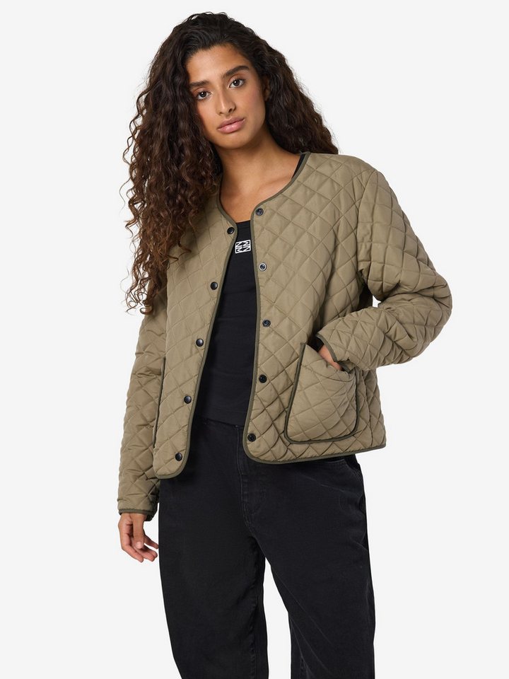 Noisy may Blouson leicht gesteppt, mit Druckknöpfen und für Damen (1-St) Recyceltes Material nachhaltig Normal Fit Rundhals Langarm – Bild 2 von 5